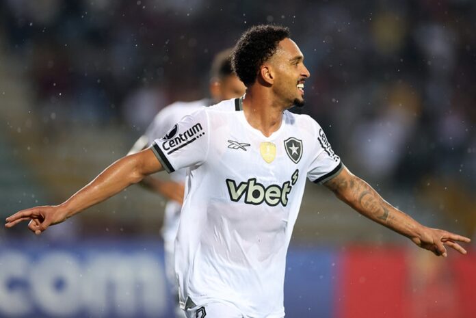botafogo-marca-no-fim-e-bate-carabobo-na-libertadores.-veja-os-gols