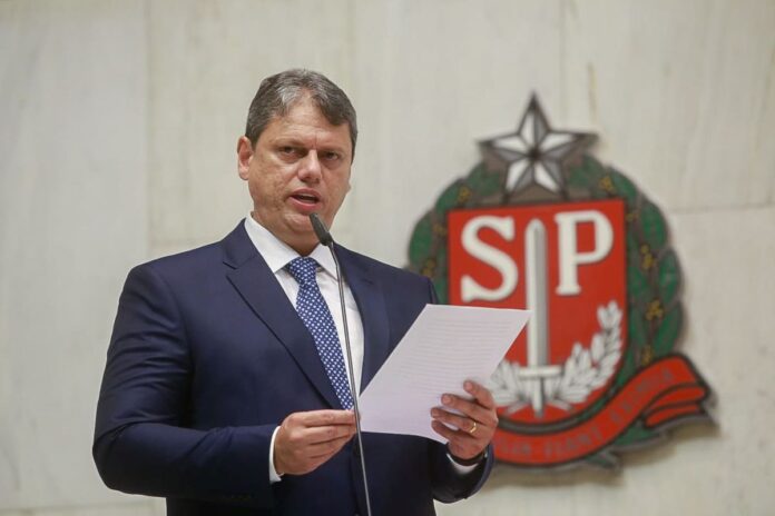 a-bronca-de-policiais-civis-e-penais-com-tarcisio