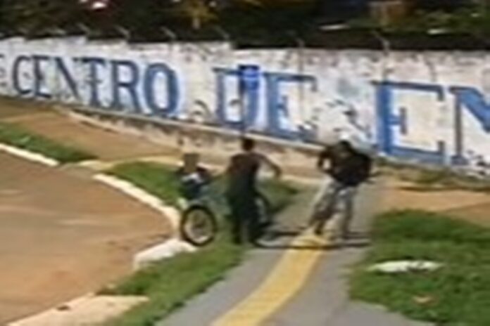 ladroes-interrompem-brincadeira-e-roubam-bicicleta-de-menino;-video