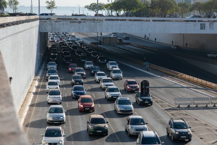 ato-pro-anistia:-esplanada-tem-transito-livre-e-1-bloqueio-nesta-manha