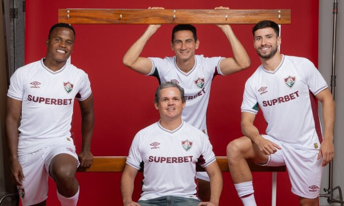 fluminense-lanca-novo-uniforme-dois-que-sera-usado-mundial-de-clubes-da-fifa,-nos-eua