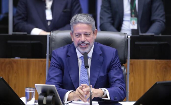 reforma-do-ir-deve-ser-votada-antes-do-recesso-parlamentar-de-julho,-segundo-arthur-lira