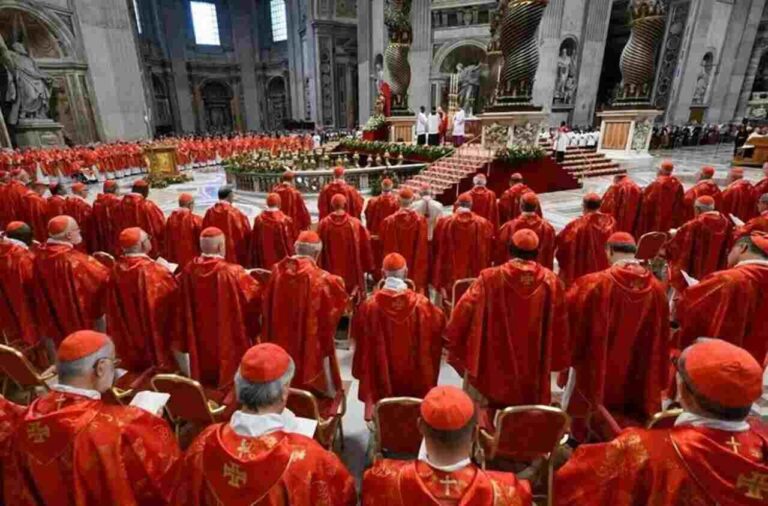 portas-fechadas-no-vaticano:-conclave-secreto-para-eleger-o-novo-papa-ja-comecou