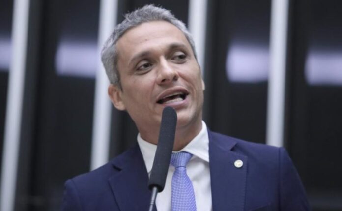 gayer-pede-prisao-de-irmao-de-lula-a-pgr-apos-escandalo-do-inss