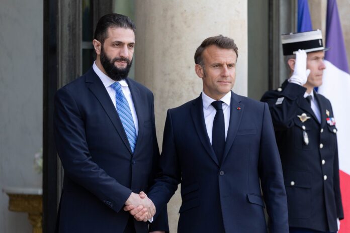 macron-recebe-presidente-sirio-e-pede-fim-de-violencia-interreligiosa