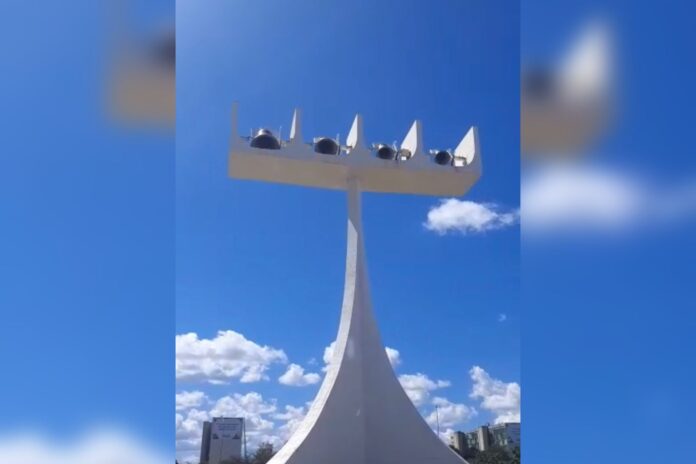 sinos-da-catedral-de-brasilia-foram-acionados-por-app-de-celular