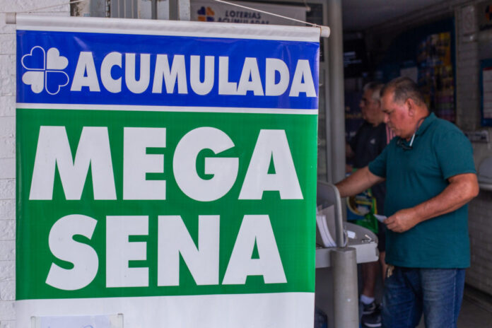 mega-sena-acumula-e-premio-vai-a-r$-45-milhoes.-confira-os-numeros