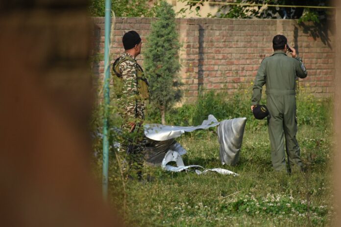conflito-entre-india-e-paquistao-escala-com-ataques-de-drones