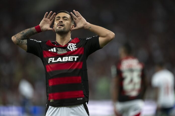 flamengo-vence-o-bahia-no-maracana-e-dorme-na-lideranca-do-campeonato-brasileiro
