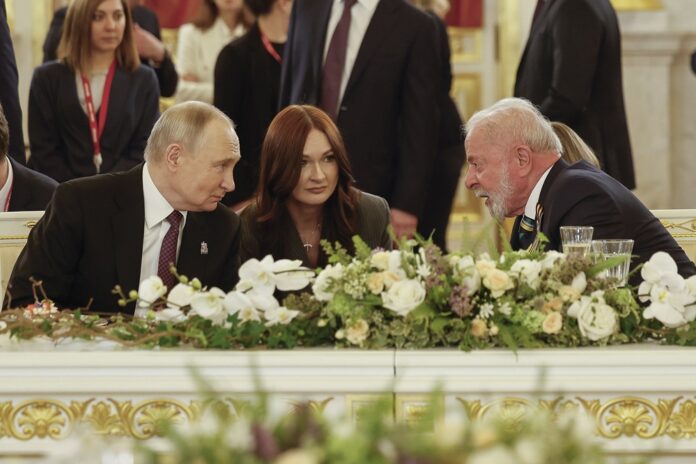 criticado-por-ida-a-russia,-lula-tenta-voltar-da-china-com-vitoria-economica