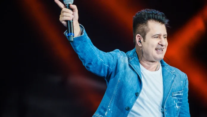 cantor-marrone-cai-do-palco,-bate-a-cabeca-e-show-e-encerrado-em-goias