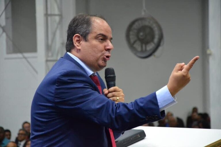 a-dura-mensagem-do-pastor-samuel-goncalves-sobre-os-“profetas-do-pix”