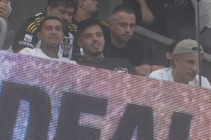 anunciado-pelo-atletico-mg,-dudu-e-visto-na-arena-mrv
