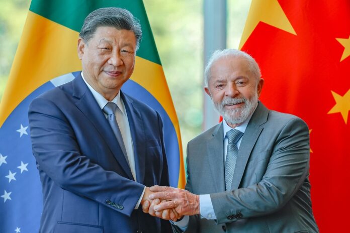 viagem-de-lula-a-pequim-mostra-brasil-cada-vez-mais-proximo-da-china-e-distante-dos-eua