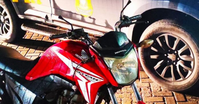 prf-recupera-moto-roubada-apos-condutor-se-envolver-em-acidente-na-regiao-de-feira-de-santana