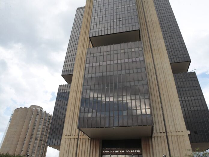 expectativa-de-inflacao-cai-de-5,53%-para-5,51%,-aponta-focus