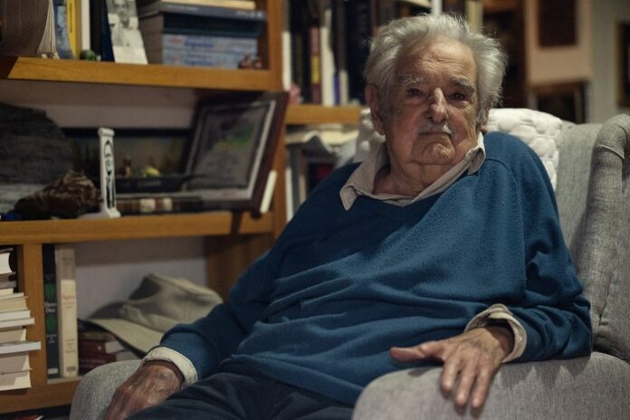 morre-pepe-mujica,-ex-presidente-do-uruguai,-por-complicacoes-de-um-cancer-no-esofago