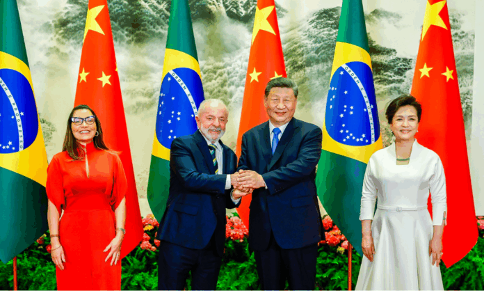 janja-causa-desconforto-ao-mencionar-tiktok-em-reuniao-entre-lula-e-xi-jinping