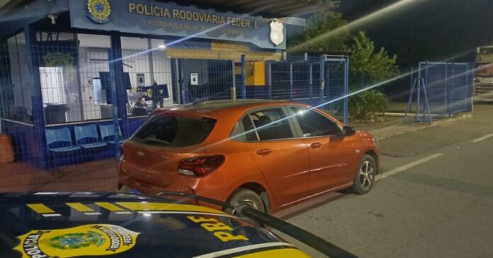 motorista-e-flagrado-com-carro-roubado-em-trecho-da-br-116-em-jequie