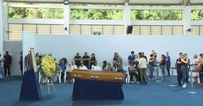 velorio-de-divaldo-franco-reune-admiradores-e-familiares-de-medium-nesta-quarta,-em-salvador