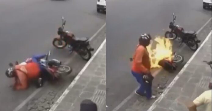 video:-motociclista-se-desequilibra-e-moto-estacionada-pega-fogo-no-sudoeste-baiano