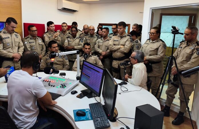 policiais-militares-visitam-radio-eldorado-fm-durante-treinamento-de-comunicacao-no-extremo-sul
