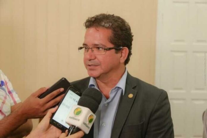 consignado:-ex-diretor-do-inss-investigado-pela-pf-autorizou-10-bancos