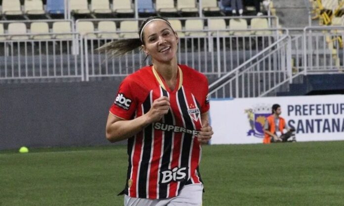 sao-paulo-derrota-bragantino-por-3-a-0-e-chega-a-primeira-vitoria-no-paulista-feminino