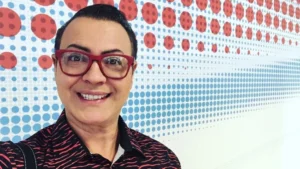 ex-bbb-vira-recepcionista-de-idosos-em-aeroporto-de-sao-paulo