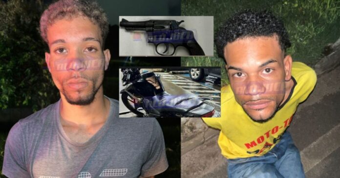 dois-homens-sao-presos-com-moto-clonada,-drogas-e-arma-em-nova-brasilia,-salvador