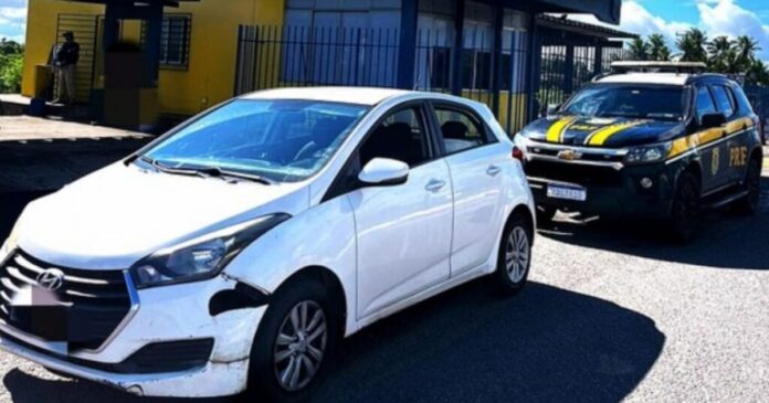 homem-e-detido-com-carro-roubado-comprado-em-feirao-de-salvador