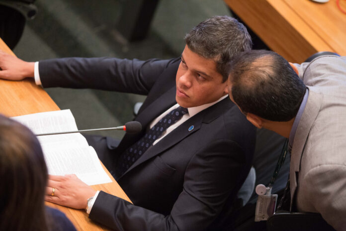 audios.-deputado-distrital-daniel-donizet-denuncia-extorsao-a-pcdf