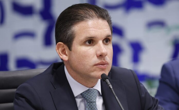 motta-diz-que-vai-pautar-urgencia-em-projetos-sobre-fraudes-no-inss