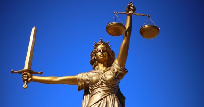 judiciario-e-cartorios-tem-5-carreiras-com-maior-remuneracao-no-brasil,-aponta-levantamento