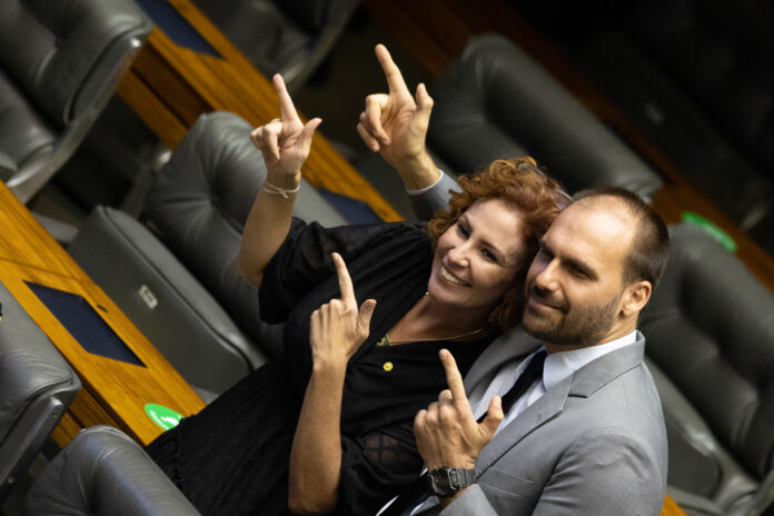 uma-trinca-que-inspira-pena-em-quem-acredita-nela-(eu-nao-acredito)