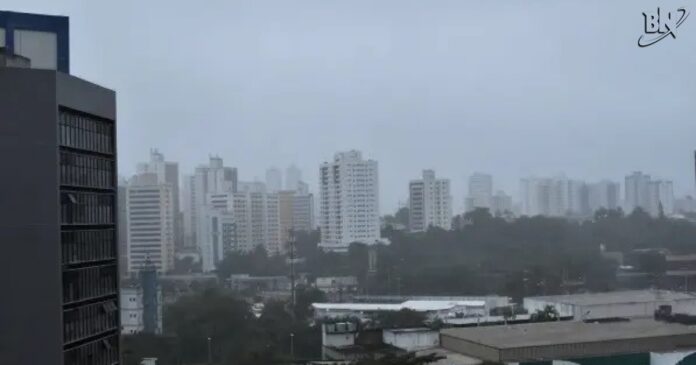fim-de-semana-sera-de-tempo-instavel-com-possibilidade-de-chuvas-no-litoral-baiano