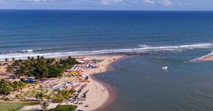 crianca-de-8-anos-morre-afogada-apos-em-praia-turistica-na-bahia