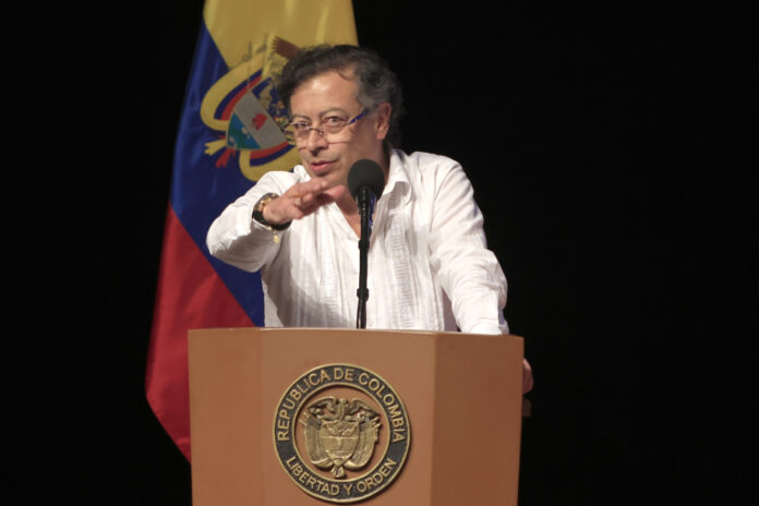 colombia-pede-para-entrar-no-banco-dos-brics-enquanto-america-latina-se-afasta-dos-eua