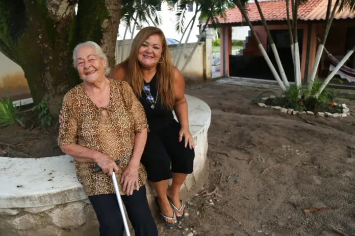cresce-a-demanda-por-cuidadores-de-idosos-no-brasil