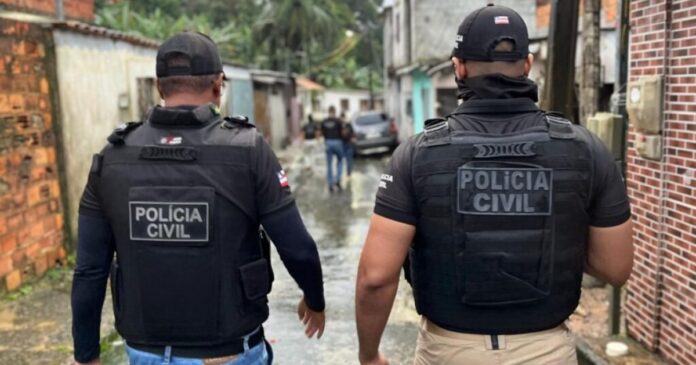 policial-militar-foragido-por-homicidio-e-agiotagem-e-preso-com-armas-e-r$-71-mil-no-sul-da-bahia