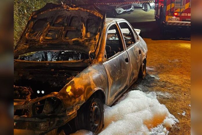grito-e-explosao-revelam-quatro-corpos-carbonizados-em-carro-em-sc