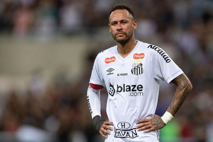 video:-de-trancas,-neymar-acompanha-final-da-kings-league