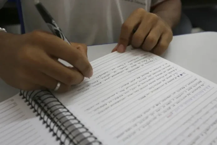 governo-vai-usar-ia-para-corrigir-licoes-de-alunos-da-rede-estadual