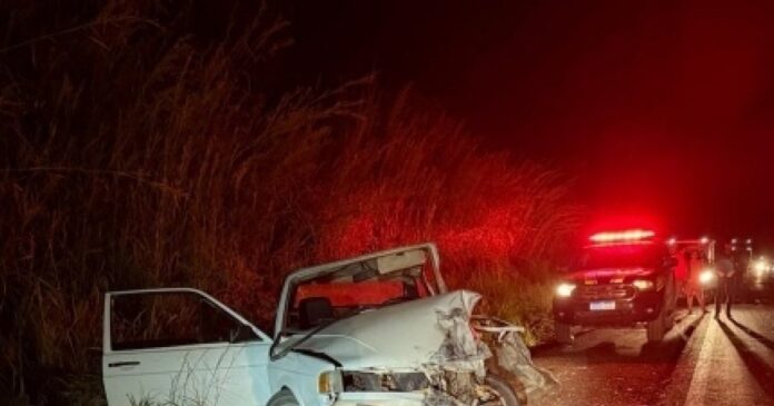 motorista-morre-e-passageira-fica-em-estado-grave-apos-colisao-na-br-242-de-barreiras