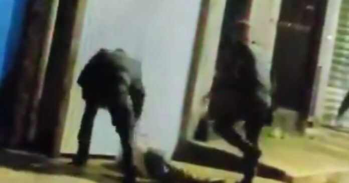 video:-policiais-militares-sao-flagrados-agredindo-homem-em-sao-paulo