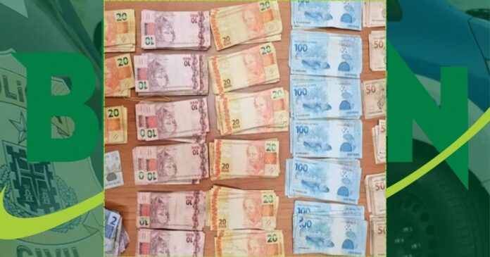 mulher-e-presa-com-r$-17,4-mil-apos-denuncia-de-trafico-no-oeste-da-bahia