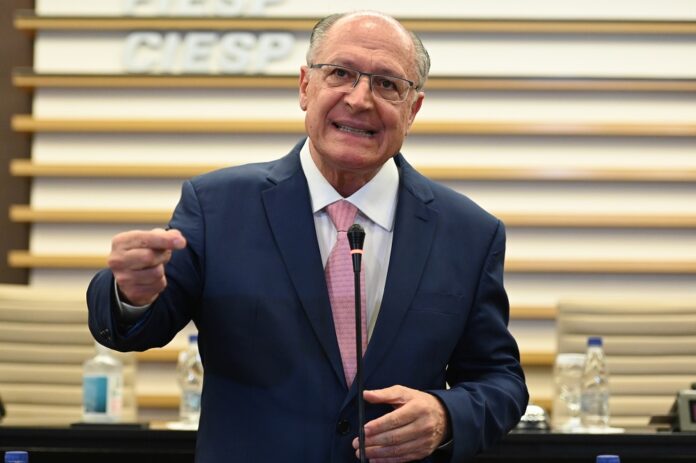 alckmin-diz-que-cooperacao-do-brics-trara-avancos-para-investimento-e-comercios-globais 
