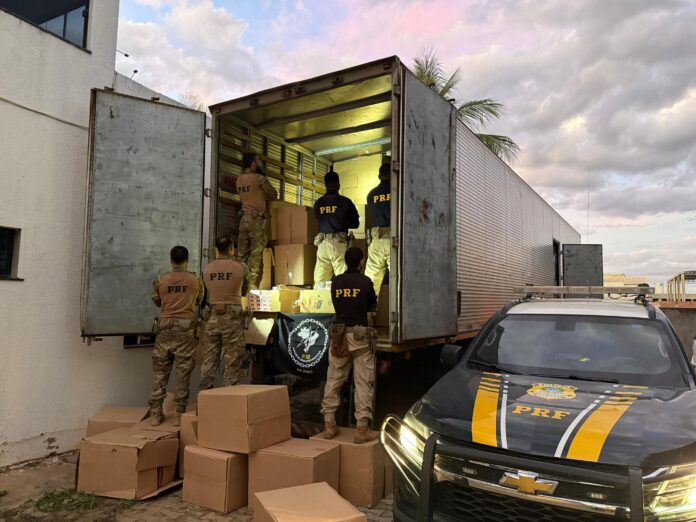 prf-apreende-carga-de-450-mil-macos-de-cigarros-em-barreiras