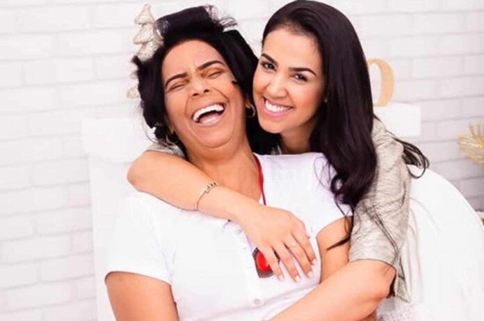 ex-espirita-e-hoje-diaconisa:-mae-de-camila-barros-conta-como-a-fe-mudou-sua-vida