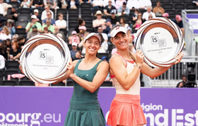 luisa-stefani-vence-a-final-de-duplas-no-wta-de-strasbourg-e-conquista-seu-11o-titulo